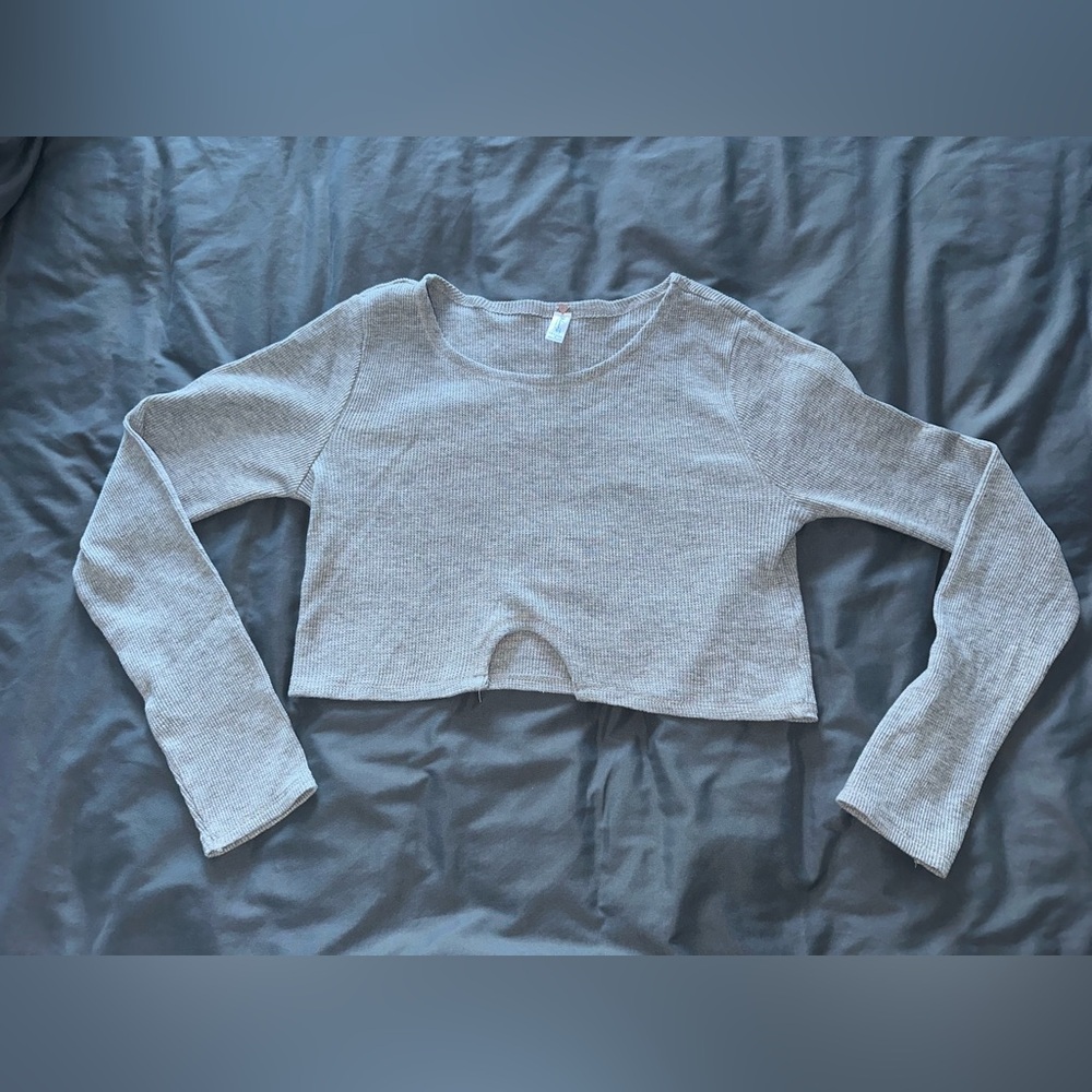 Pacsun grey cropped long sleeve